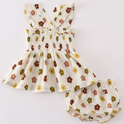 Muslin Daisy Smocked Baby Bummies Set