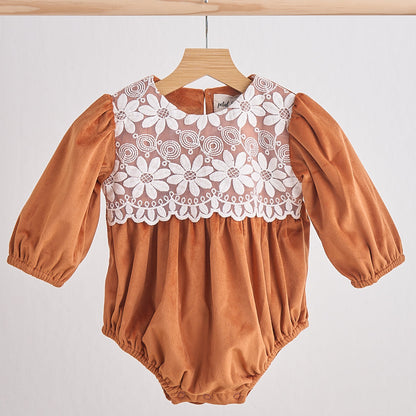 Velvet Lace Caramel Girl Bubble